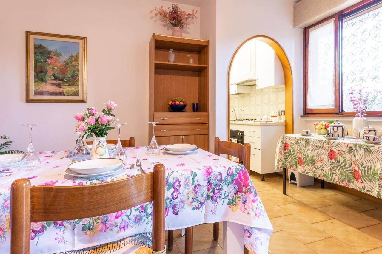 La Casetta Di Silvia Mommio 외부 사진